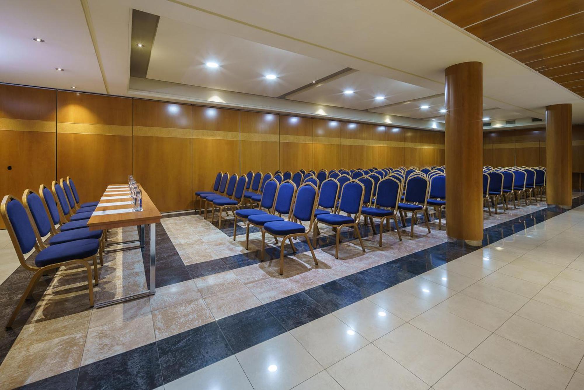 Exe Centro Hotel 4*