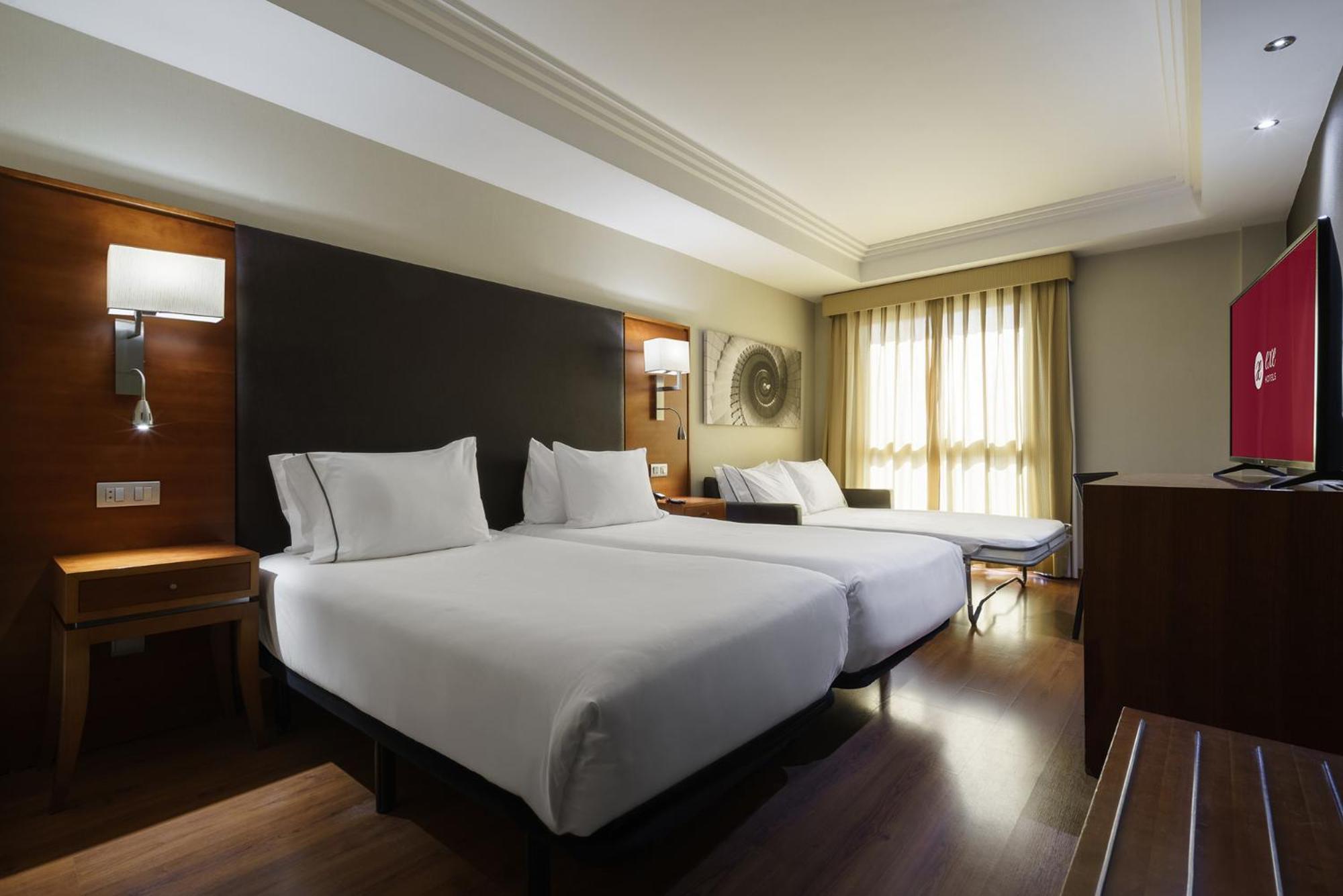 Exe Centro Hotel 4*
