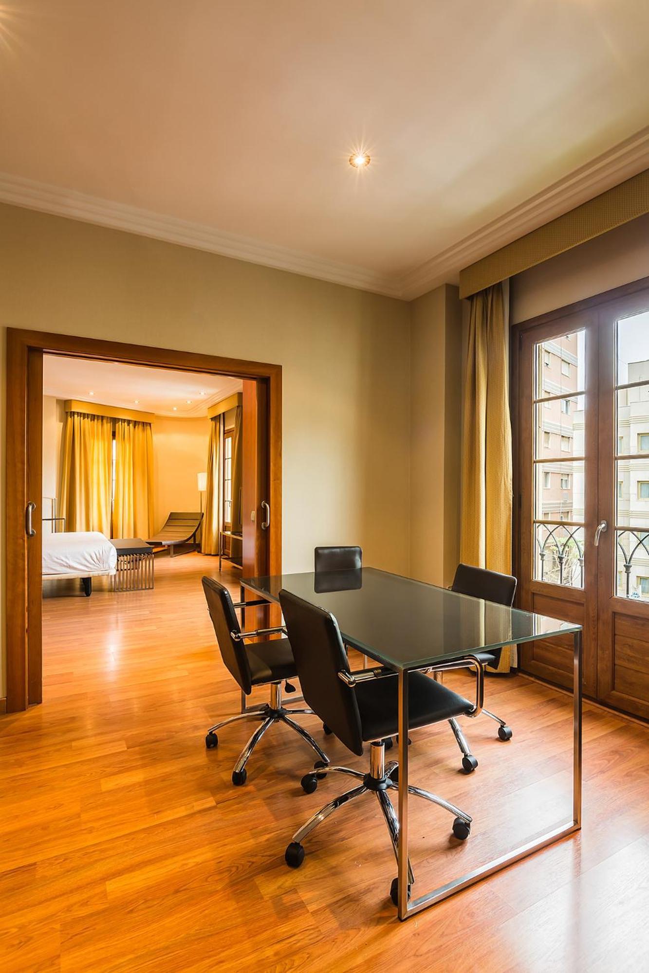 Exe Centro Hotel 4*
